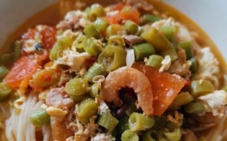 酸辣豆角肉丝面的制作方法（口感酸辣，营养丰富的健康美食）