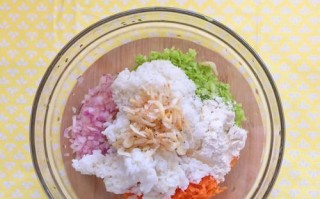 五彩白菜包的制作方法（做出美味健康的素食佳肴）