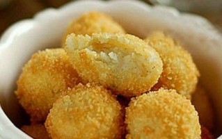椰蓉双色薯球的做法（多层次口感，营养美味）