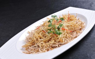 美味可口的线豆拌银鱼（一道简单易学的家常美食，让你回味无穷）