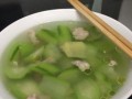 美味佳肴丨肉片丝瓜的绝佳搭配（清淡好口感的健康料理，肉片与丝瓜的完美融合）