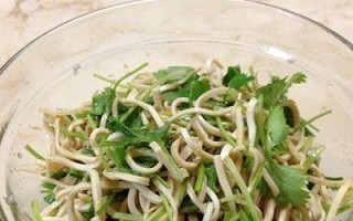 素炒香菜，香气扑鼻的家常菜（简单易做，营养美味，做法一网打尽）
