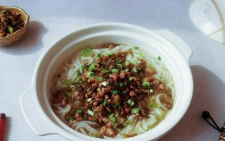 酸菜肉丝米粉汤的做法大全（原汁原味的家常美食，让你品尝家乡的味道）