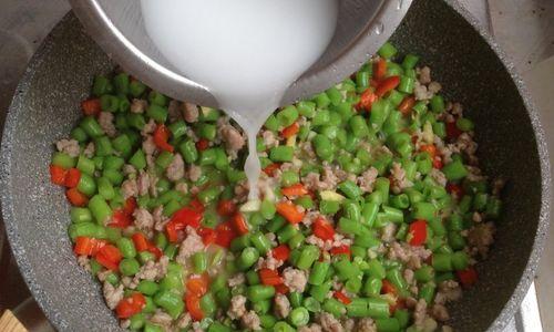 美味家常菜——肉末炒长豆角（用肉末和长豆角一起制作家常美食，做法简单易学）-第3张图片-美味行家