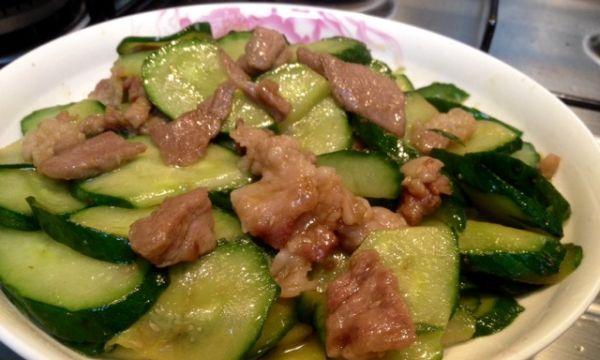 健康又美味的瘦肉丝炒黄瓜（清爽爽口的家常菜）-第1张图片-美味行家