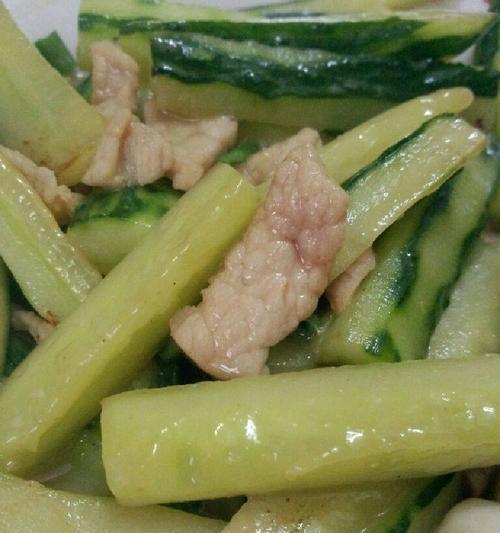 健康又美味的瘦肉丝炒黄瓜（清爽爽口的家常菜）-第3张图片-美味行家