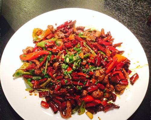 酸辣脆爽，美味不容错过（三道菜教你轻松做出佳肴/酸、辣、脆、爽，让你尝尽四种口感）-第3张图片-美味行家