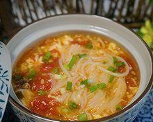 烹饪美味的以西红柿香菇面（用简单的配方制作健康又美味的面食）-第2张图片-美味行家