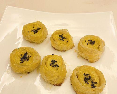 自制以香蕉一口酥（简单易学的家庭甜品制作方法）-第3张图片-美味行家