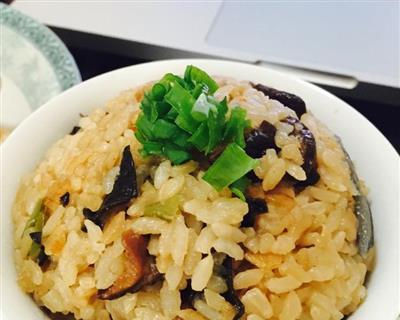 四丁焖饭，美味又简单（以煮好的白饭为基础，加入四种配料烹饪，口感香醇、口感丰富）-第1张图片-美味行家