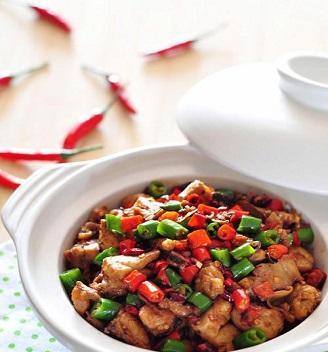 小米椒泡三丁，美味又下饭！（家常小炒，口感爆棚，快来试试！）-第2张图片-美味行家