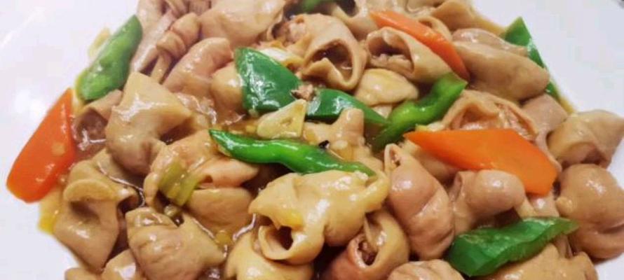 咸菜溜肥肠的制作方法（传统美食独特口感的制作技巧和注意事项）-第2张图片-美味行家