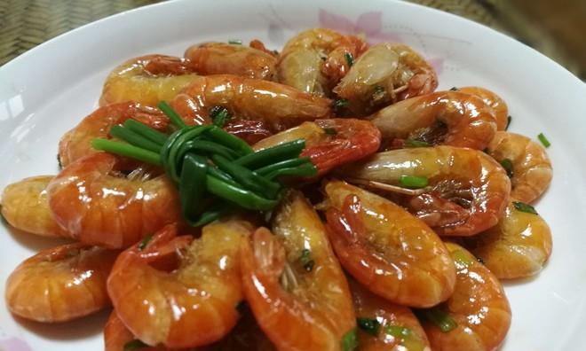 美味健康的油爆小白虾（家庭自制，口感鲜美，快速制作）-第3张图片-美味行家