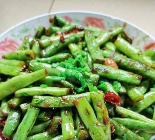 银耳素炒青豆（做法详解，快来试试吧！）-第3张图片-美味行家