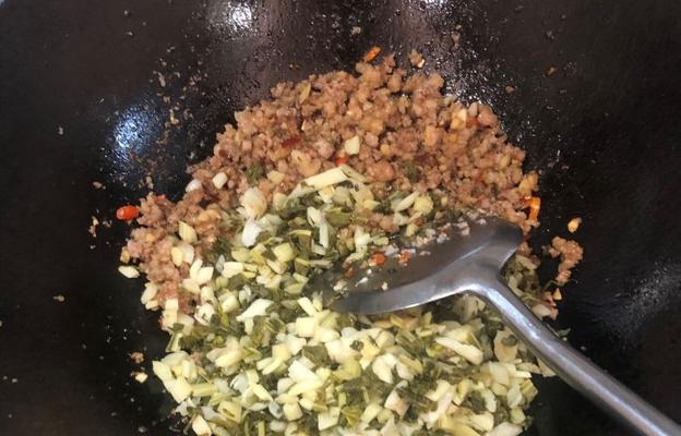 私家酸菜的制作方法（从选材到发酵全面解析私家酸菜的制作方法）-第3张图片-美味行家