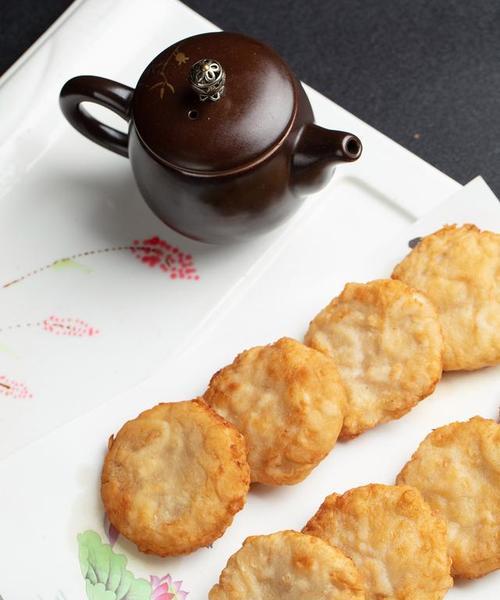 正宗藕饼制作方法详解（传承经典的藕饼制作技艺，让味蕾尽享香甜）-第1张图片-美味行家