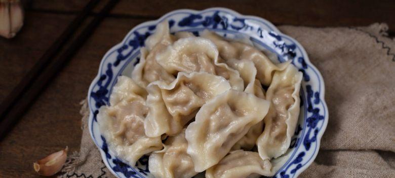 猪肉莲藕饺子的制作方法（鲜美莲藕加入，做出不同口感的饺子）-第2张图片-美味行家
