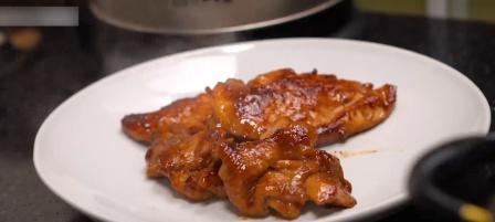 美味日式照烧鸡排的制作方法（如何用简单的步骤制作出美味的日式照烧鸡排）-第1张图片-美味行家