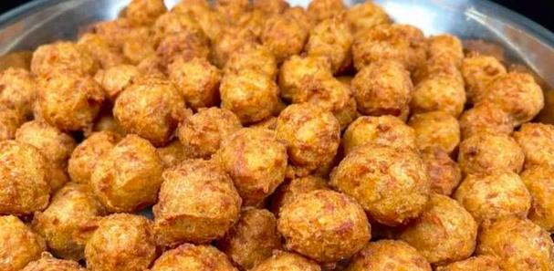 美味易做的以什锦炸丸子（用心制作，享受美食；什锦多样，口感丰富）-第3张图片-美味行家