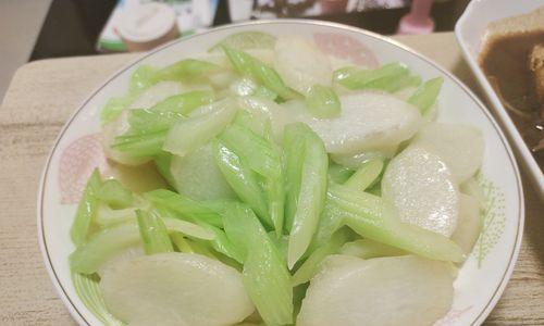 香芹炒山药，美味又营养（用这种做法，让你吃出健康的味道）-第1张图片-美味行家