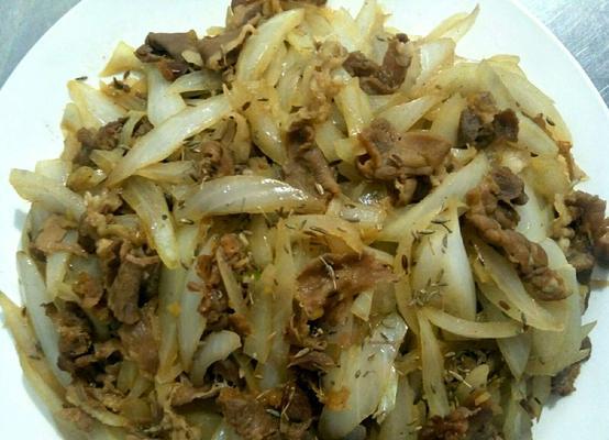 羊肉炒圆葱（一道香气扑鼻的地方特色菜）-第3张图片-美味行家