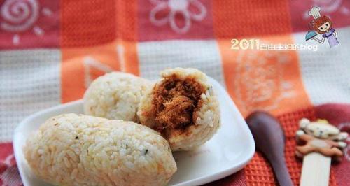 自制肉松鸡腿饭团（美味健康的午餐新选择）-第1张图片-美味行家