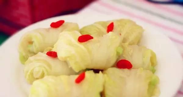 如意白菜卷的制作方法（一口咬下脆爽可口）-第2张图片-美味行家
