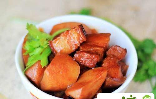 美味营养杏鲍菇烧五花肉（五花肉与杏鲍菇的完美搭配，让你吃出味道的不同）-第2张图片-美味行家