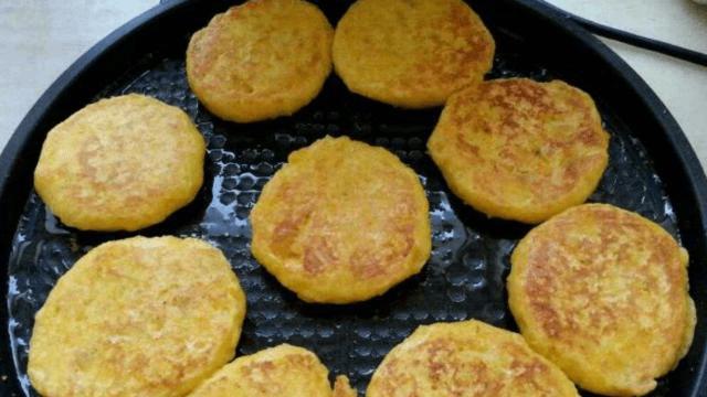 香甜土豆饼的制作方法（简单易学，美味可口）-第2张图片-美味行家