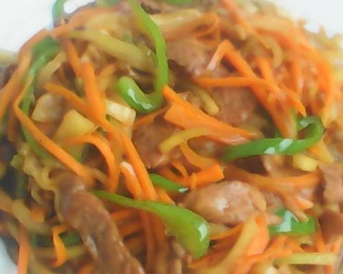 三色炒肉的做法（清爽口感，简单易学）-第1张图片-美味行家