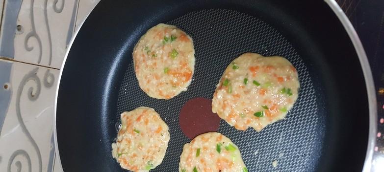 轻松做出美味营养的燕麦鸡蛋饼（如何以简单的步骤制作健康早餐）-第2张图片-美味行家