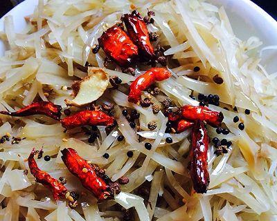 美味可口的小咸菜做法（传统美食，健康营养，一起品尝小咸菜）-第2张图片-美味行家