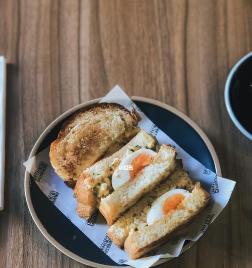 让味蕾爆炸的沙拉松饼做法（一个简单易学的美食制作，为您带来独特口感和营养体验）-第3张图片-美味行家