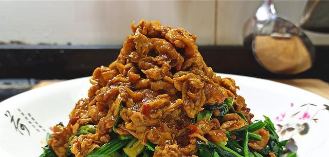 自制炸鸡蛋酱的做法（家庭美食必备，美味易学！）-第2张图片-美味行家