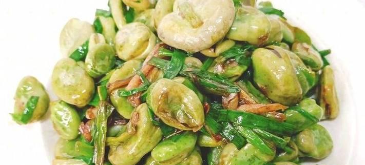 清香四溢，口感绝佳——蒜苔烧蚕豆米（健康美味，营养丰富，不可错过！）-第1张图片-美味行家