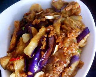 甜椒肉沫烧茄子，美味不容错过！（家常菜肴，味道鲜美可口。）-第1张图片-美味行家