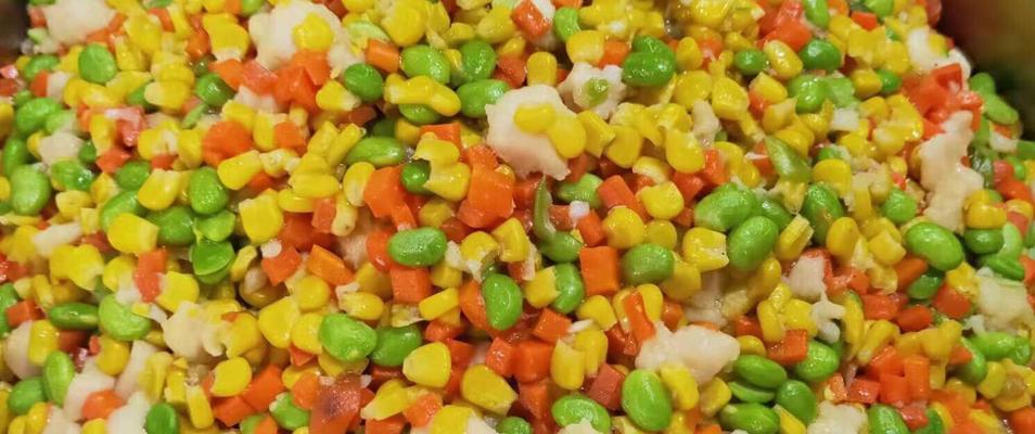 美食天堂（探寻玉米鸡丁的制作方法，品尝香味诱人的佳肴）-第3张图片-美味行家