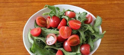 新鲜爽口小番茄，营养美味做法大揭秘（15个独特小番茄做法，一起来品尝！）-第1张图片-美味行家