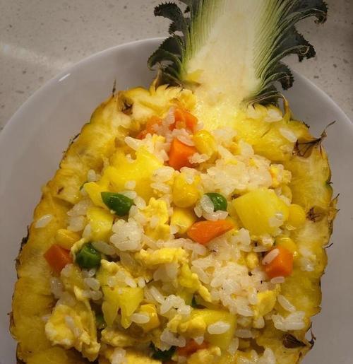 五彩菠萝饭，营养美食的新选择！（打造多彩口感，让味蕾舞动！）-第2张图片-美味行家