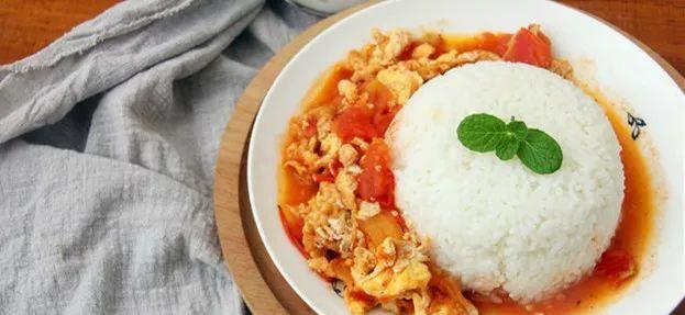 以什锦龙利鱼盖饭为主题的美食制作教程（品味海鲜美味的做法详解）-第1张图片-美味行家
