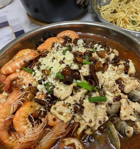 美味佳肴大赏——虾仁黑木耳豆瓣酱（以豆瓣酱为灵魂，以虾仁、黑木耳为主角的传统美食）-第1张图片-美味行家