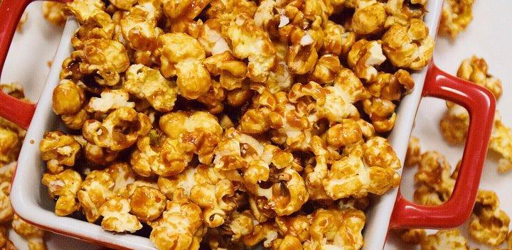 手工自制焦糖爆米花（用纯天然材料制作健康可口的焦糖爆米花）-第1张图片-美味行家