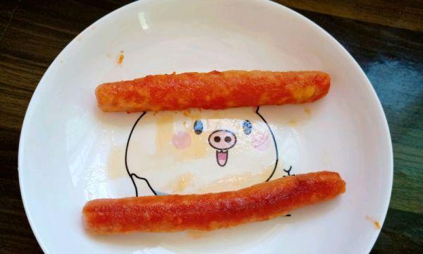 香煎火腿肠的美味制作（简单易学的做法，让你在家也能品尝外面的美食）-第1张图片-美味行家