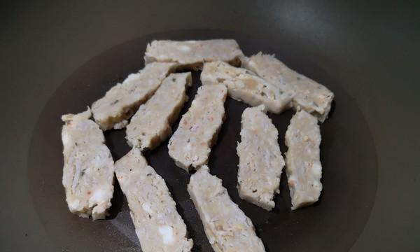 自制香芋鲜虾丸子的做法（美味可口的家常小食）-第3张图片-美味行家