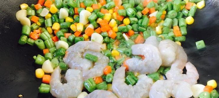 鲜虾炒蔬菜（营养丰富、色香味俱佳、简单易学）-第3张图片-美味行家
