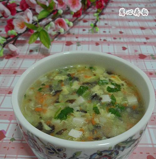 银丝豆腐蛋花羹的做法（家常美味营养佳，教你轻松制作美食）-第1张图片-美味行家