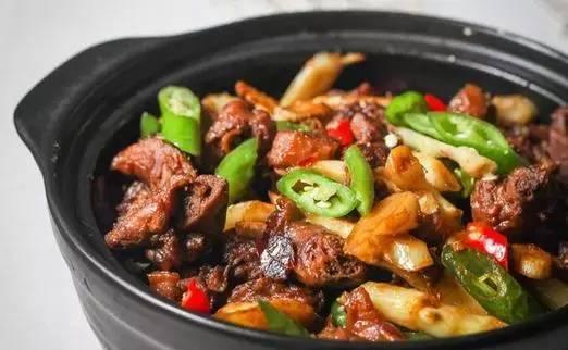 最热大暑时，来一份健脾益胃的子姜鸭（夏日养生必备，营养丰富的烹饪做法）-第2张图片-美味行家