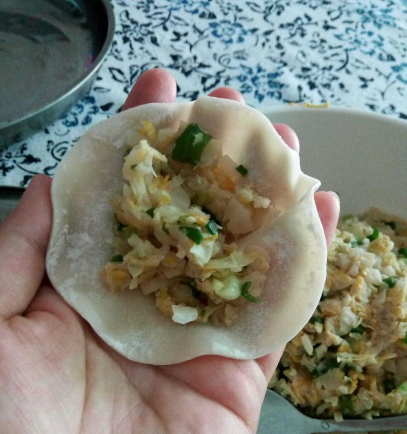 酸菜水饺的制作方法（让家常味道回归餐桌）-第3张图片-美味行家