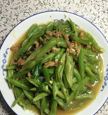 用肉末炒出美味豆角丝（家常料理，营养丰富）-第2张图片-美味行家