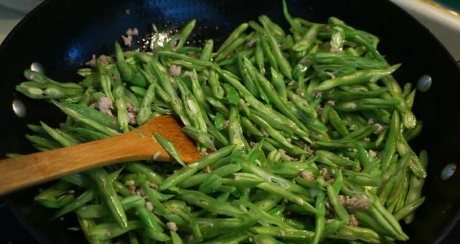 用肉末炒出美味豆角丝（家常料理，营养丰富）-第3张图片-美味行家